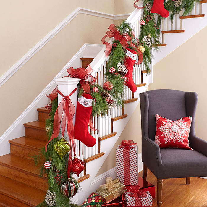 christmas decorations indoor stairs 100 Awesome Christmas Stairs Decoration Ideas DigsDigs