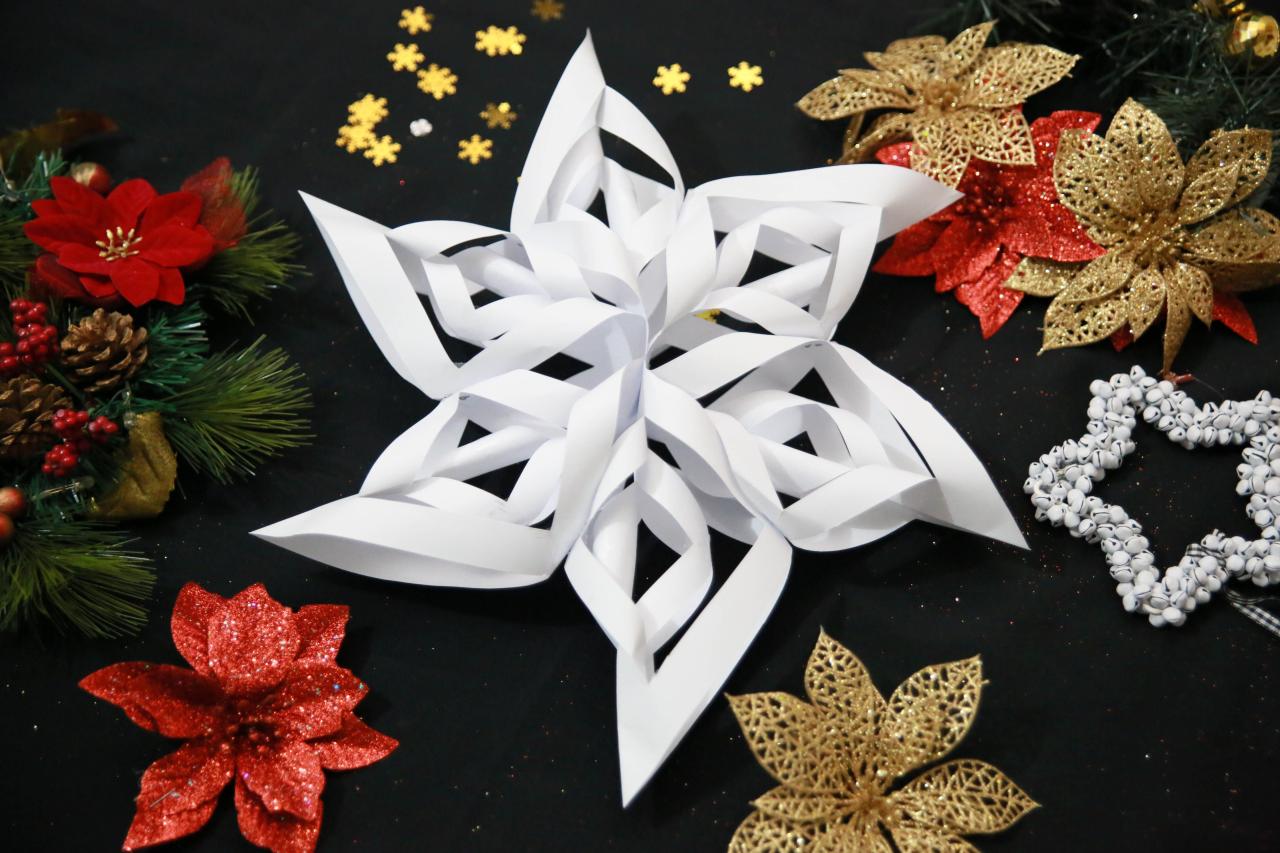 christmas decoration ideas snowflakes How to Make a 3D Paper Snowflake 3 Simple Tutorials Paper christmas