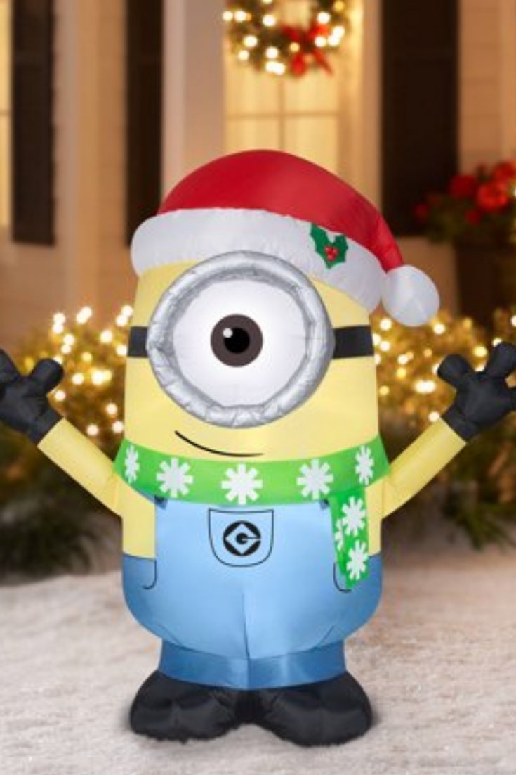 minion christmas decorations outdoor Giant minions for Christmas! Outdoor Christmas decorations. Giant