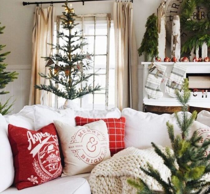 cozy cottage christmas decor The Best Cozy Cottage Christmas Decor Cozy christmas living room