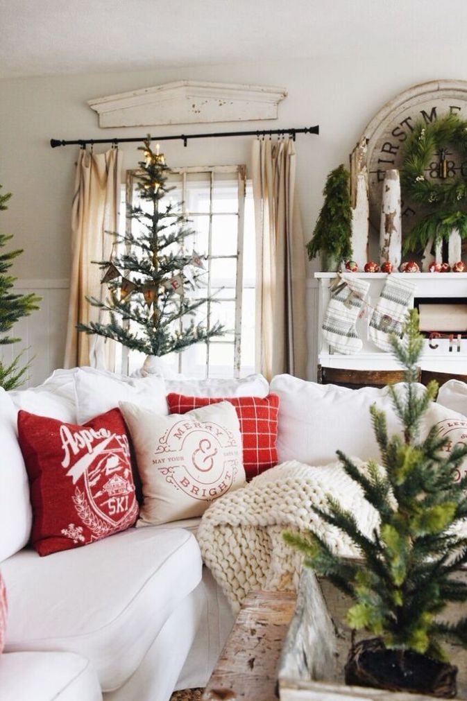 cozy cottage christmas decor The Best Cozy Cottage Christmas Decor Cozy christmas living room