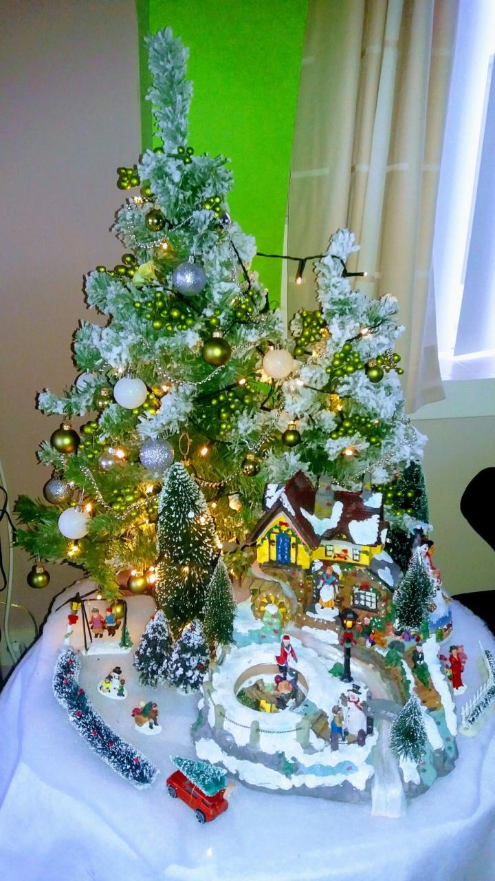 little village christmas decor My little Christmas village 😃 Cosas de navidad, Navidad