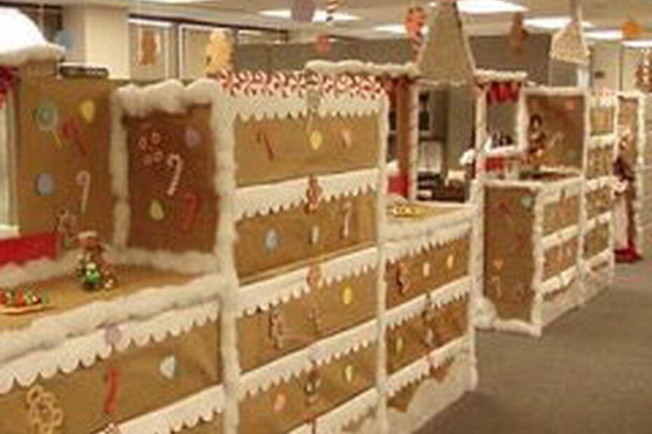 christmas decor ideas for office 34 Easy DIY Office Christmas Decoration Ideas You Should Try Office