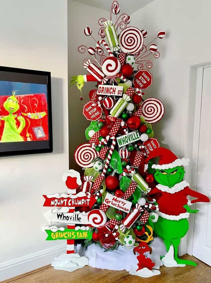 grinch christmas home decor 16 Grinch Christmas Tree Decorating Ideas » Lady Decluttered