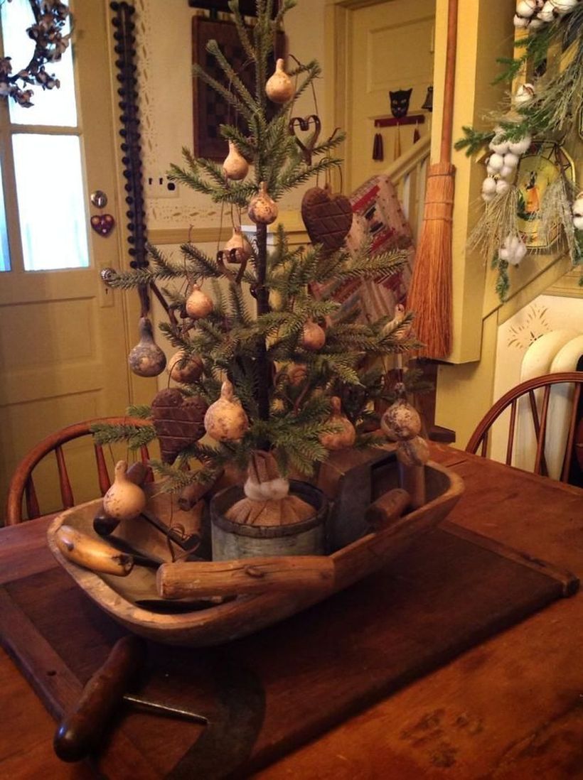 diy primitive christmas decor 53 Amazing Primitive Country Christmas Trees Ideas To Copy Right Now