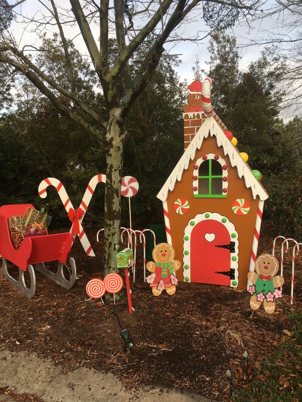 outdoor wooden christmas decor Wooden Gingerbread house (life sized) Outside christmas decorations