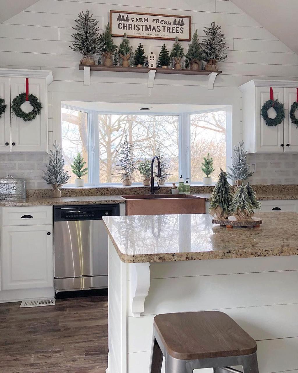 christmas decorating ideas kitchen island 30+ Christmas Decor For Kitchen Island DECOOMO