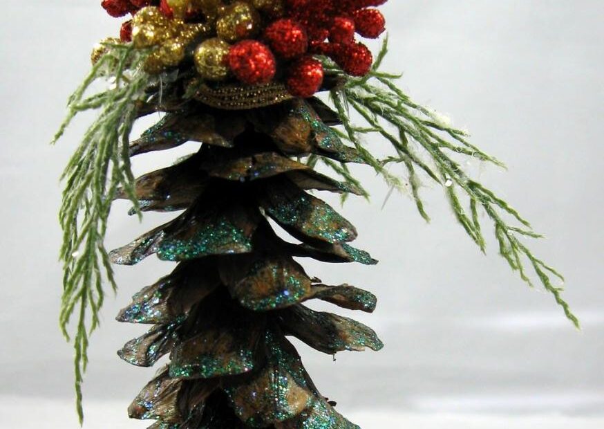 hanging pine cone christmas decor Pine Cone Christmas Ornament 102 Pine cone christmas decorations, Diy