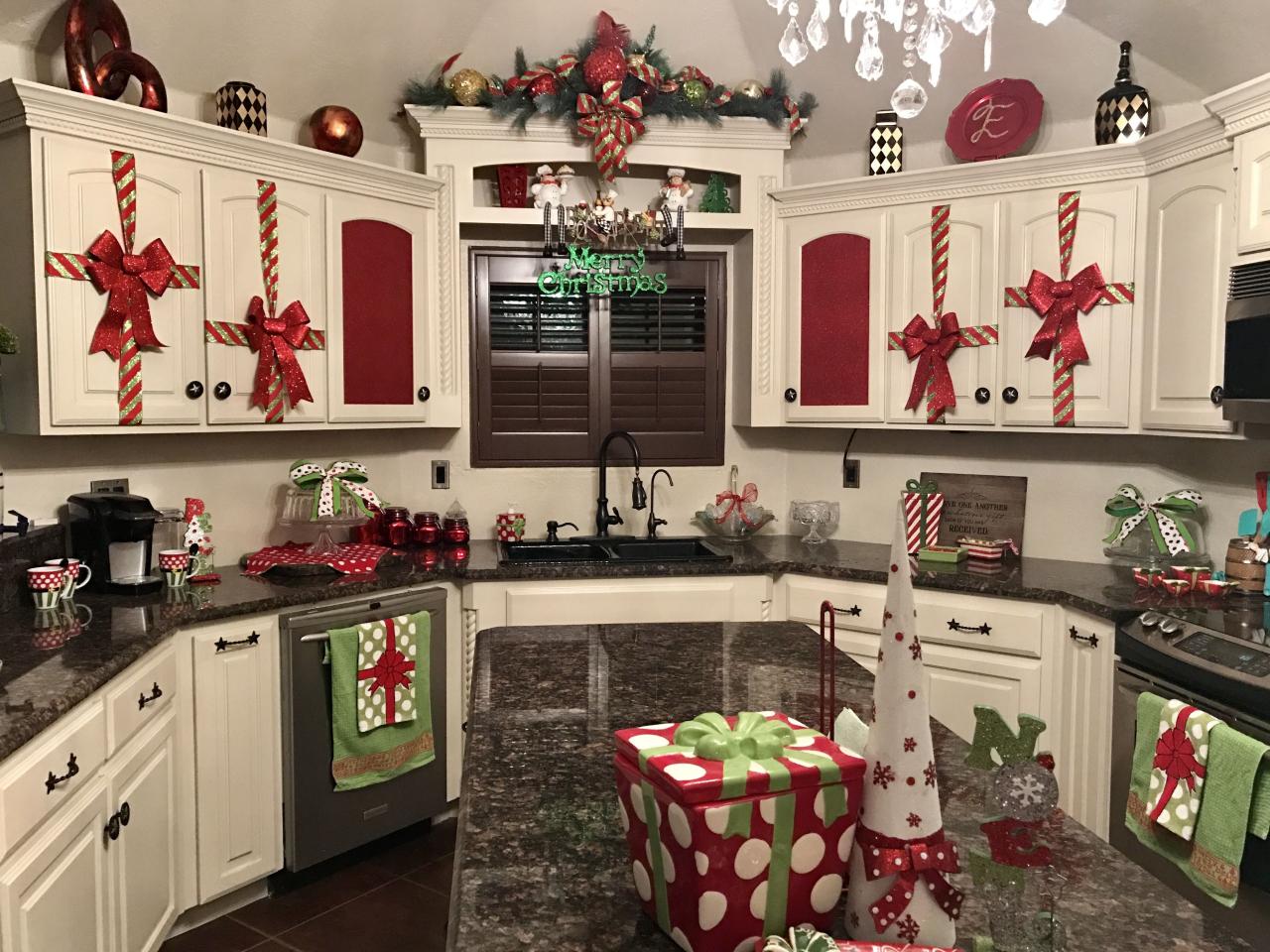 christmas decor above cabinets Christmas Decorating Above Kitchen ZTech