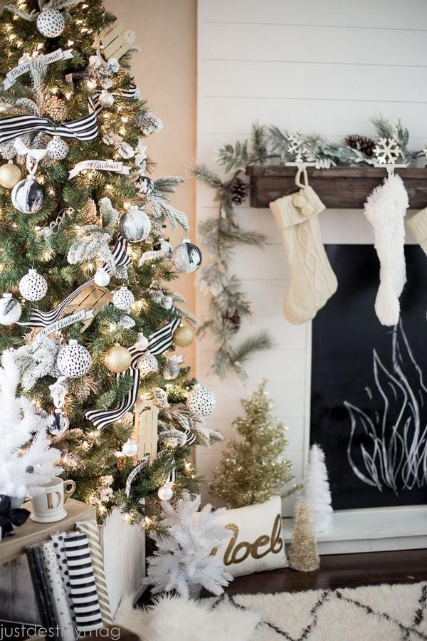 black white gold christmas decor Remodelaholic A Black, White and Gold Christmas