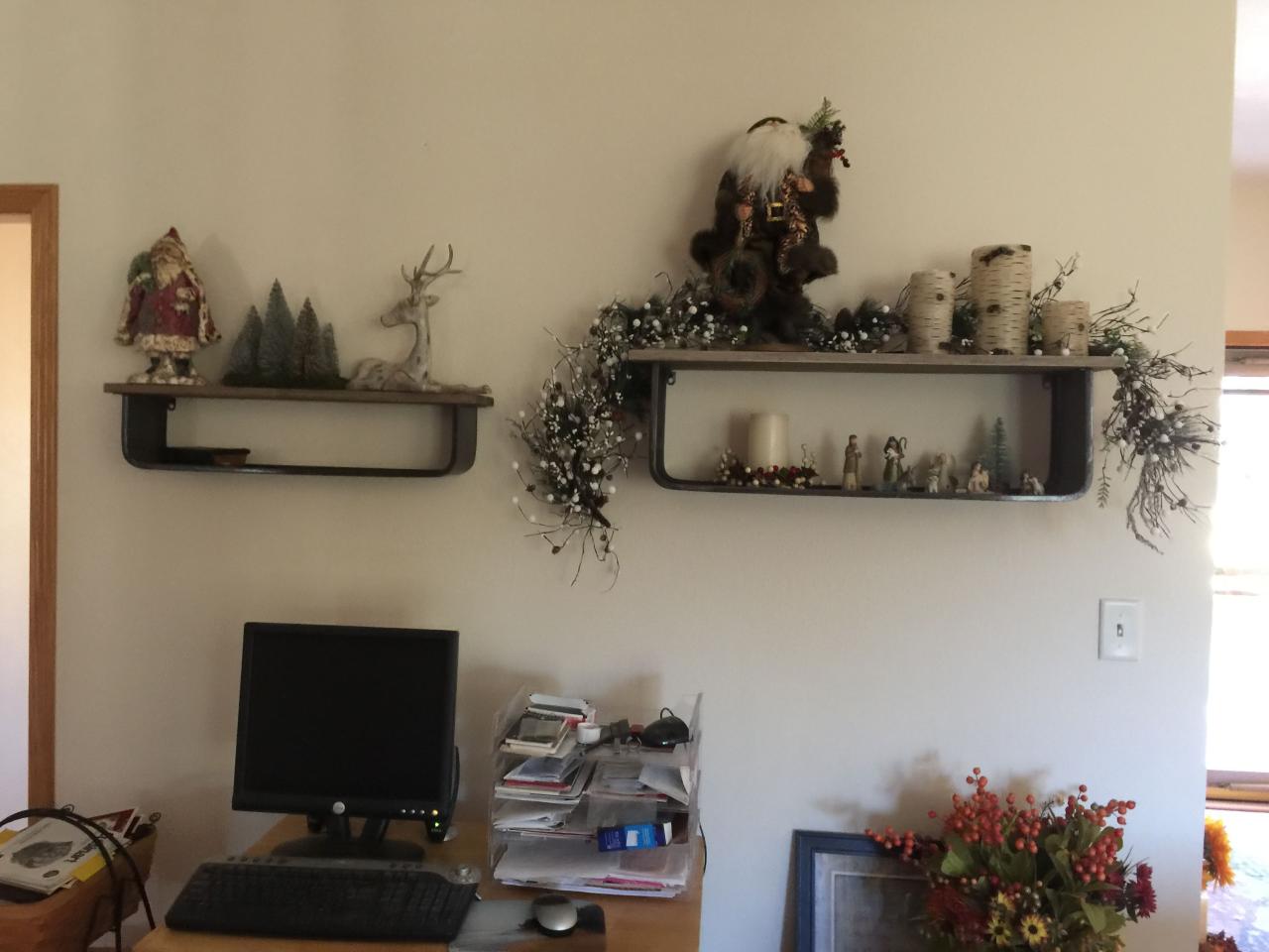 floating shelves christmas decor Christmas shelves Floating shelves, Shelves, Christmas