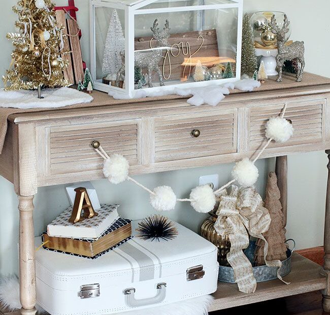 console table christmas decor ideas 20+ Console Table Christmas Decorations DECOOMO