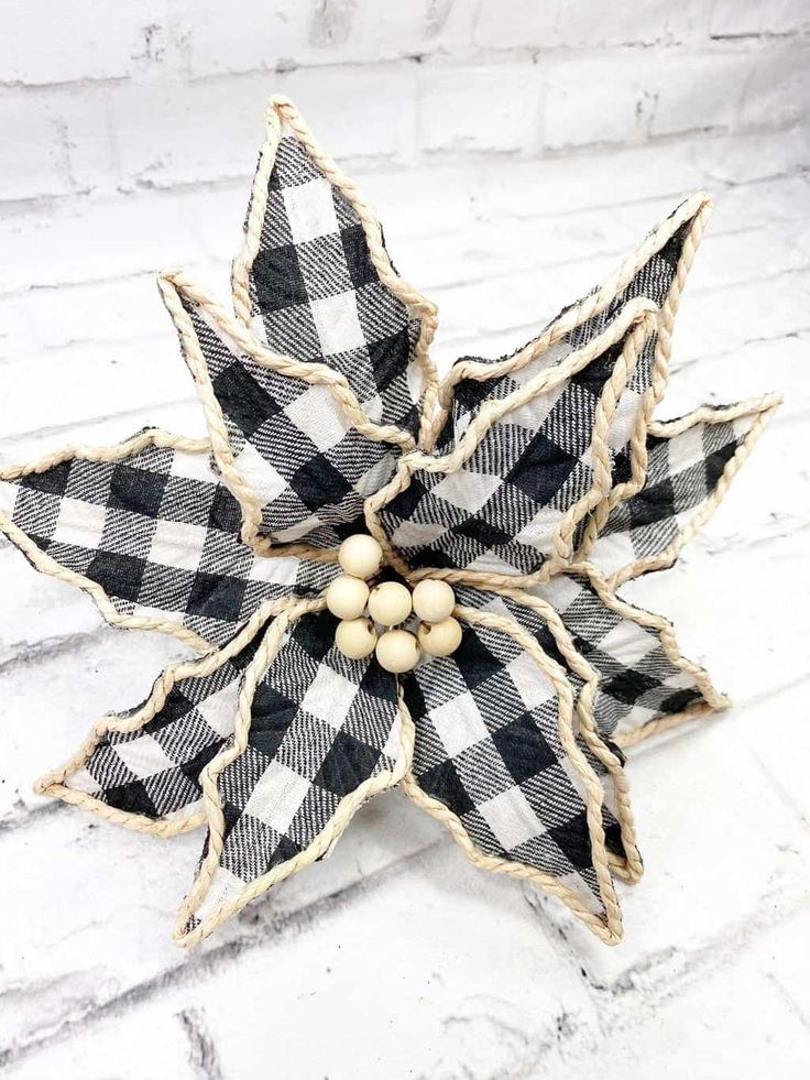 buffalo plaid christmas decor black and white 100 Best Black & White Buffalo Plaid Christmas Decorations Plaid