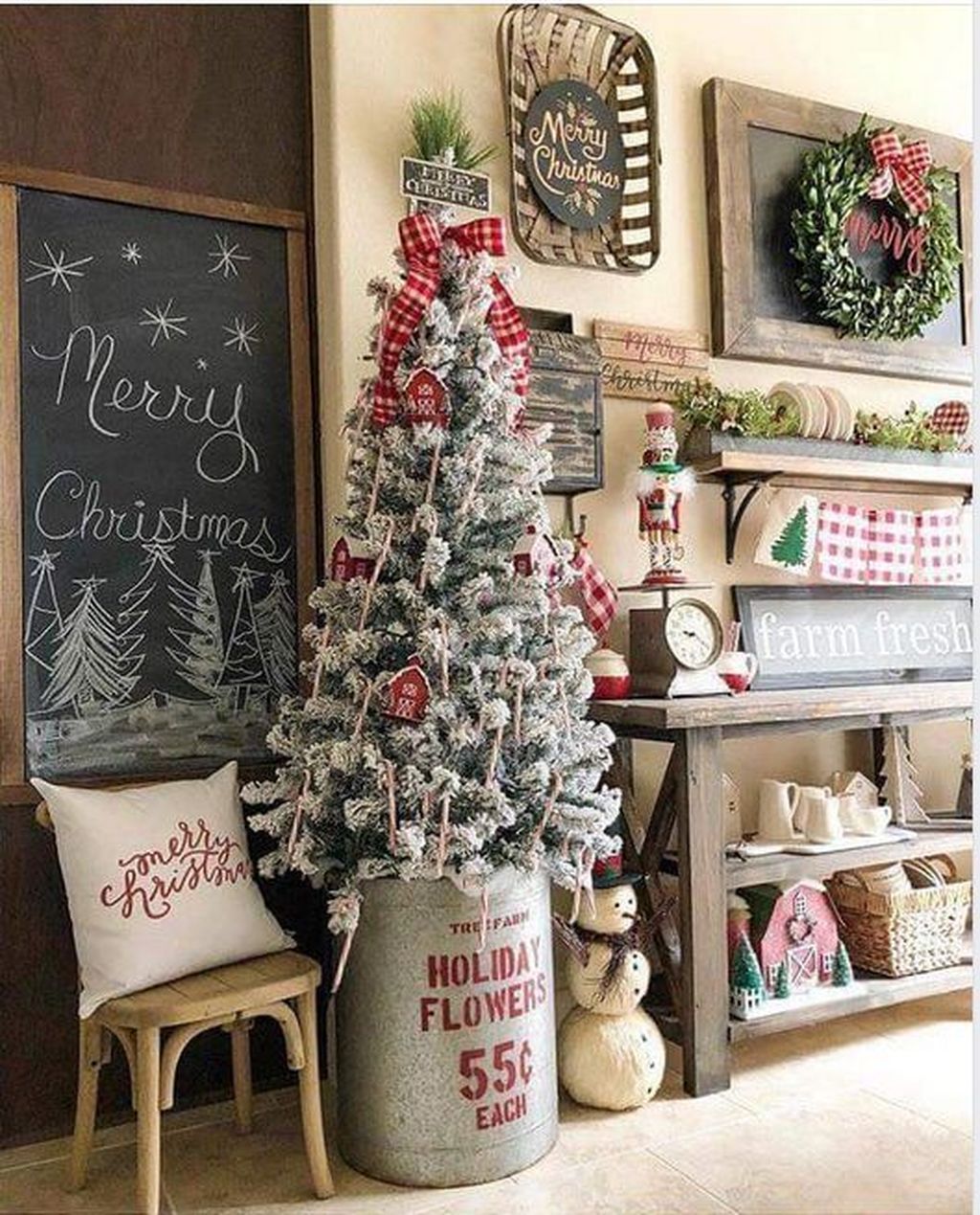 rustic decor christmas tree 10+ Rustic Farmhouse Christmas Tree HOMYRACKS