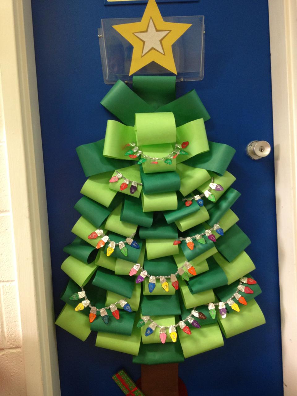 christmas decor ideas classroom 21 Teachers Who Nailed The Holidays Christmas classroom door