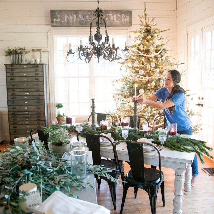 joanna gaines farmhouse christmas decor Holiday Entertaining Tips Farmhouse christmas decor, Chip, joanna