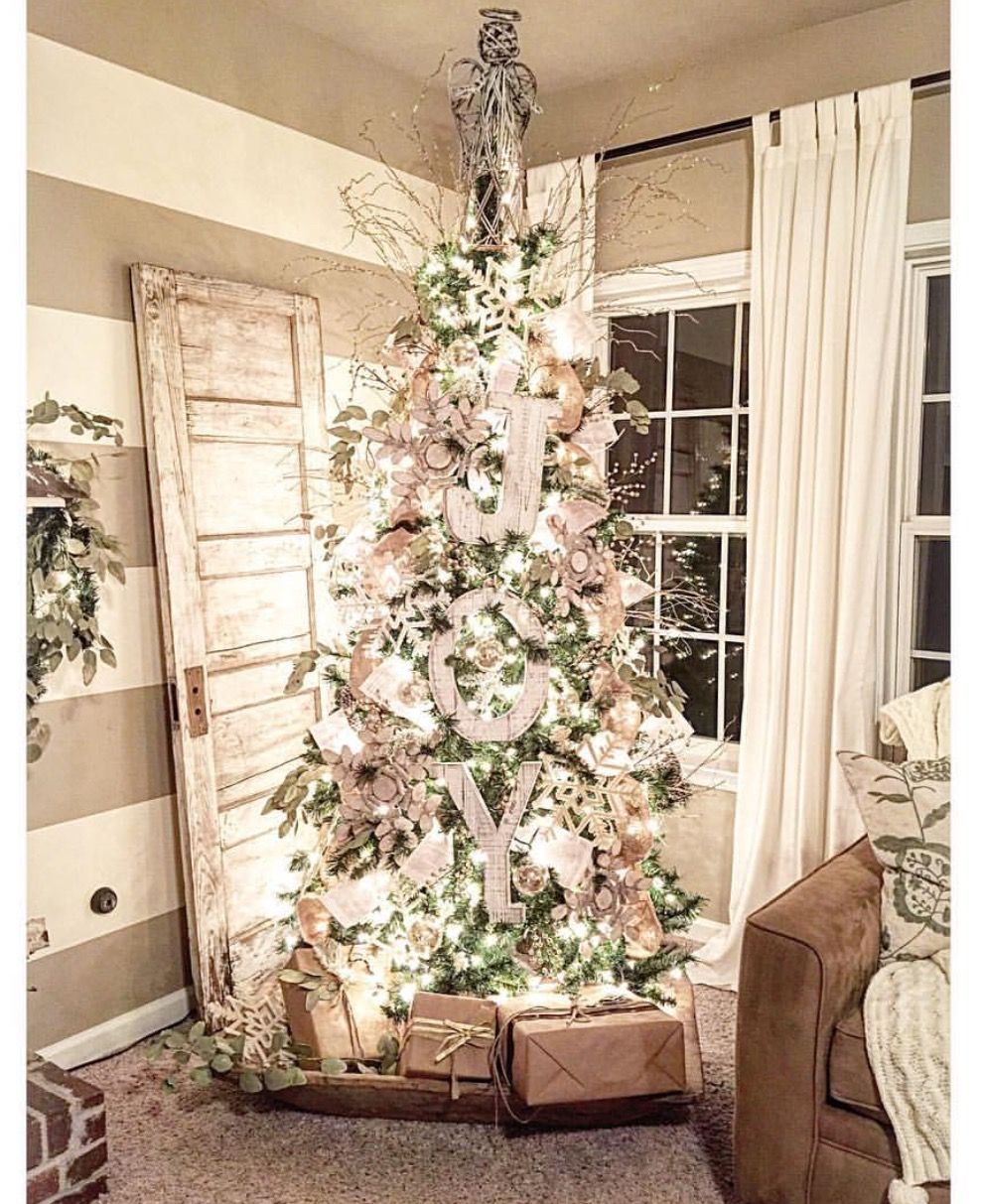 christmas farmhouse decor ideas Farmhouse Christmas Decor Ideas House of Hargrove