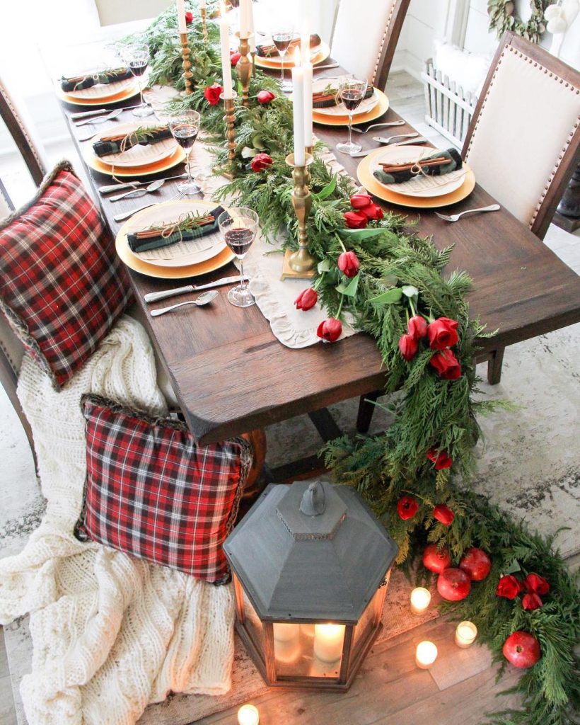 indoor christmas table decorations 9 Indoor Christmas Decorations To Give Your Home That Holiday Spirit