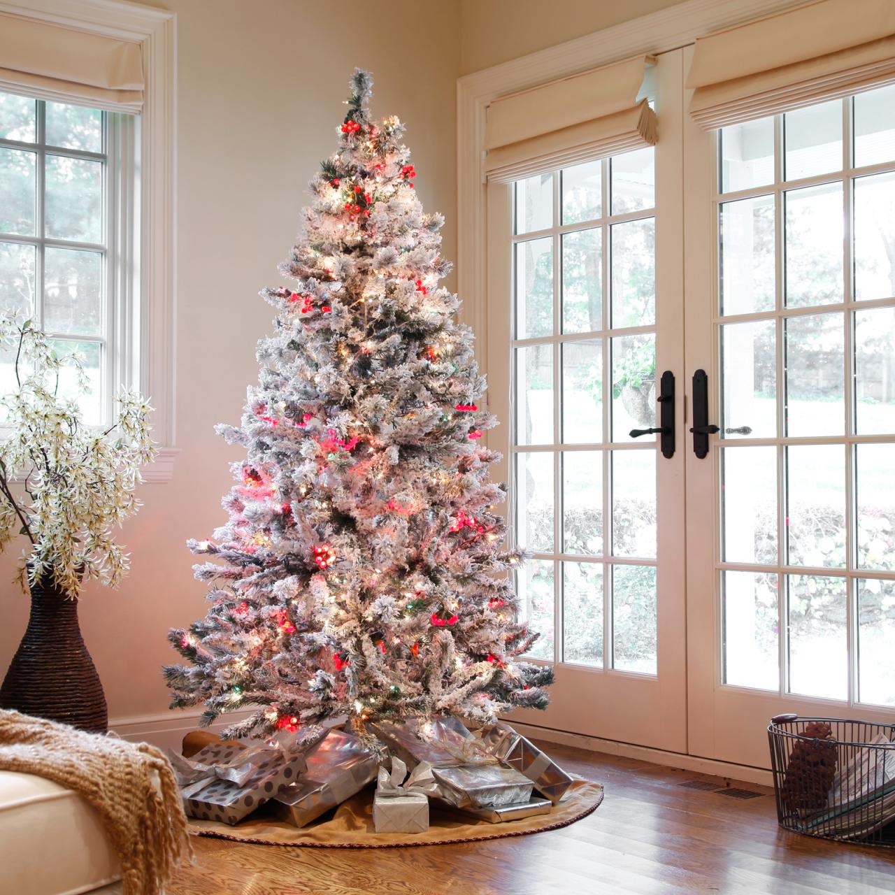 trending christmas tree decor Top 10 Best Christmas Tree Decorating Ideas 202223 Trends