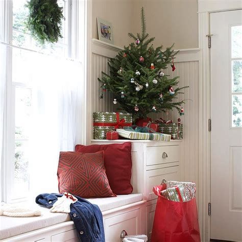 christmas decor ideas small house 30+ Beautiful Christmas Decorating Ideas For Tiny House PinMomStuff