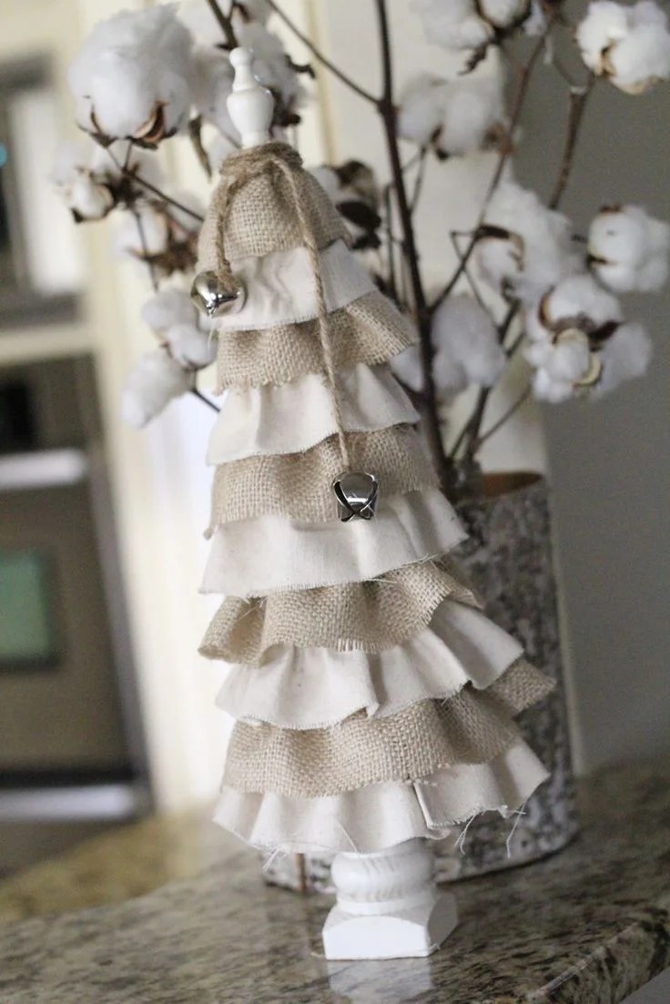 burlap christmas tree decor 40 Awesome Christmas Tree Decorations Ideas with Burlap Decoration Love