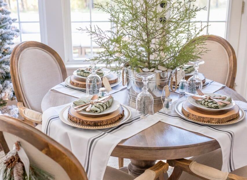 how to decor christmas table Get Christmas Table Decor Ideas Gif