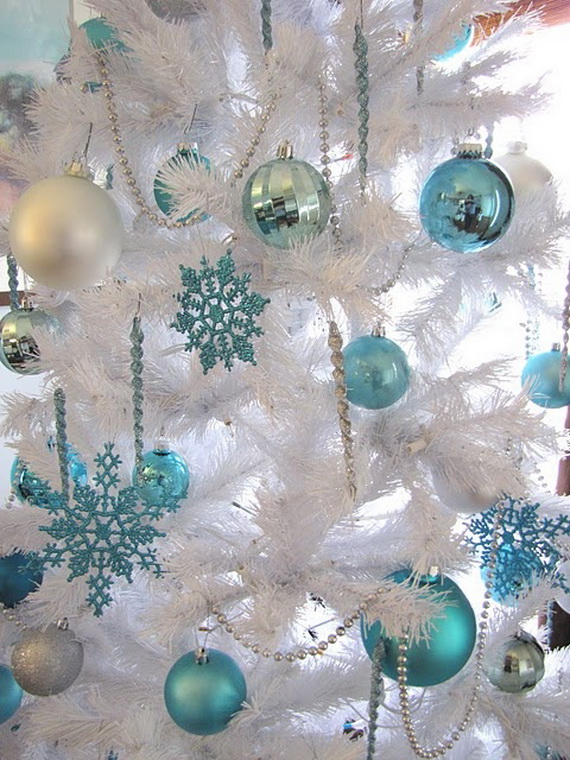 christmas decoration ideas snowflakes 44 Amazing Christmas Snowflake Decorating Ideas