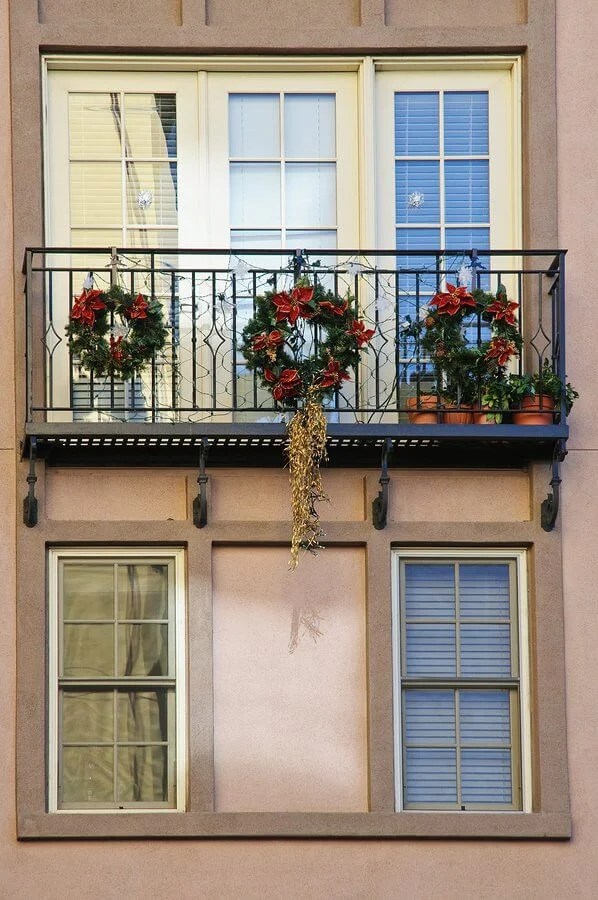 balcony decor for christmas 24 Inspiring Christmas Balcony Decor Ideas You'll Love