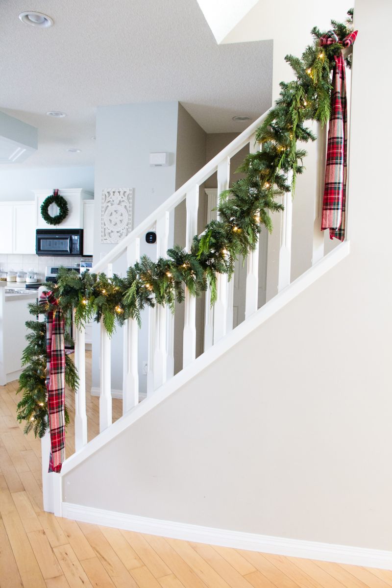 christmas decorations outdoor stairs 40+ Christmas Staircase Decoration Ideas