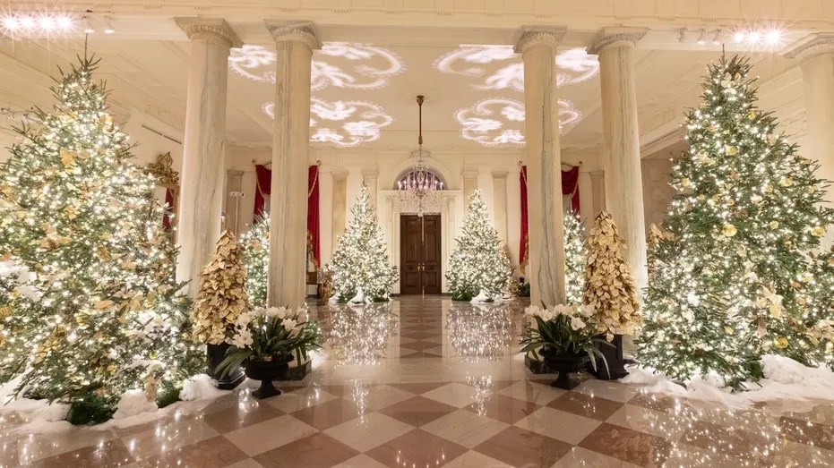 white house christmas decor 2024 What it takes to deck the halls for Christmas at the White House Fox