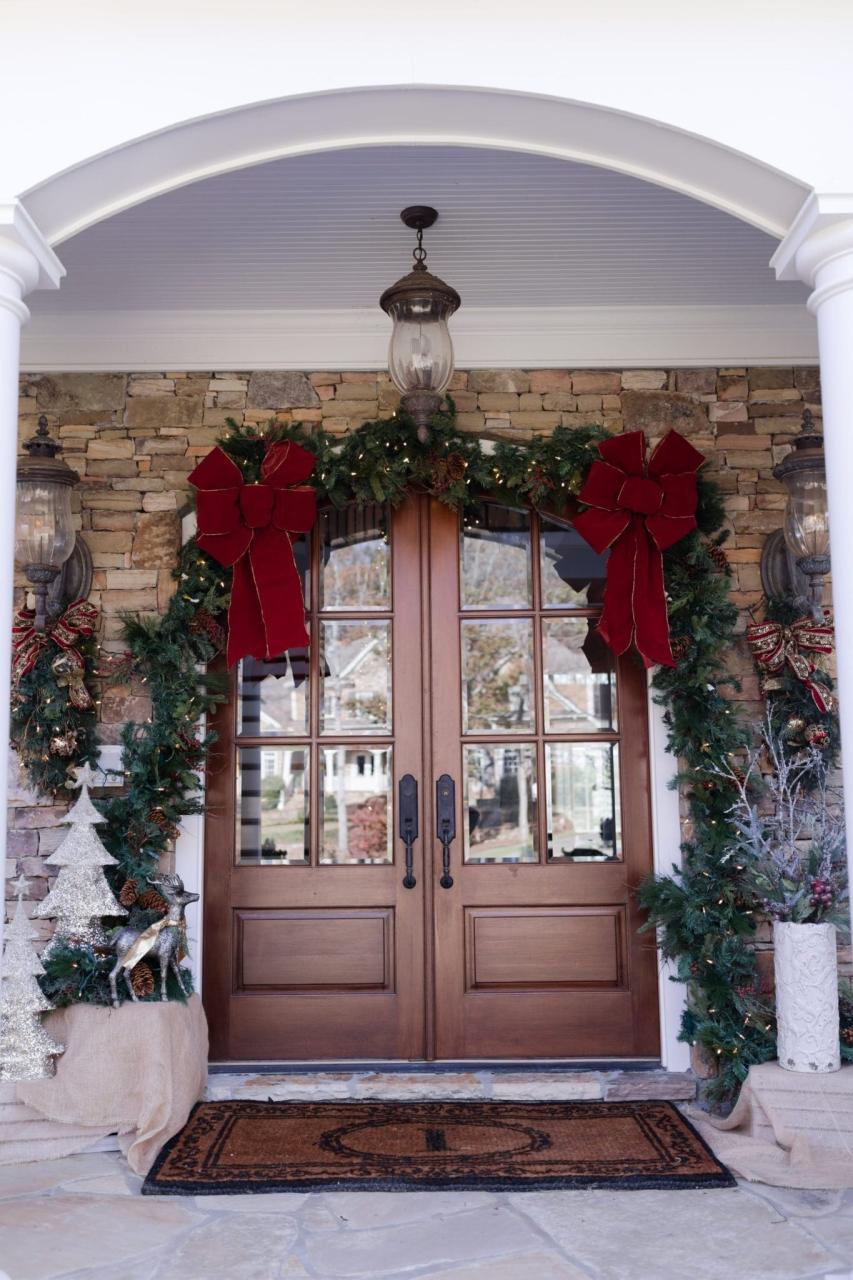 christmas decorations outside front door how to decorate your front door for christmas bluegraygal