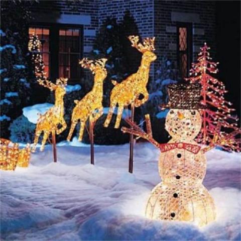 christmas decor ideas for garden 22 Amazing Christmas Garden Decoration Ideas Site For Everything