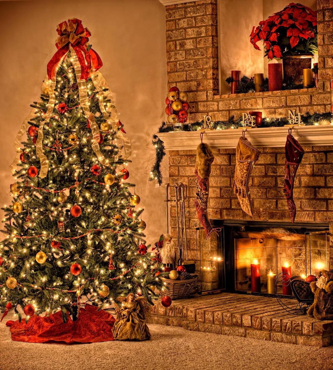 cozy christmas decor ideas Christmas Tree Decorations & Ideas for 2013 30 Tree Images Designbolts