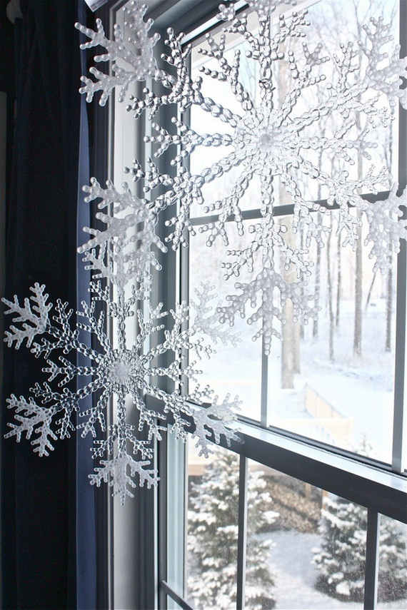 christmas decoration ideas snowflakes 50 Creative Christmas Snowflake Decorating Ideas