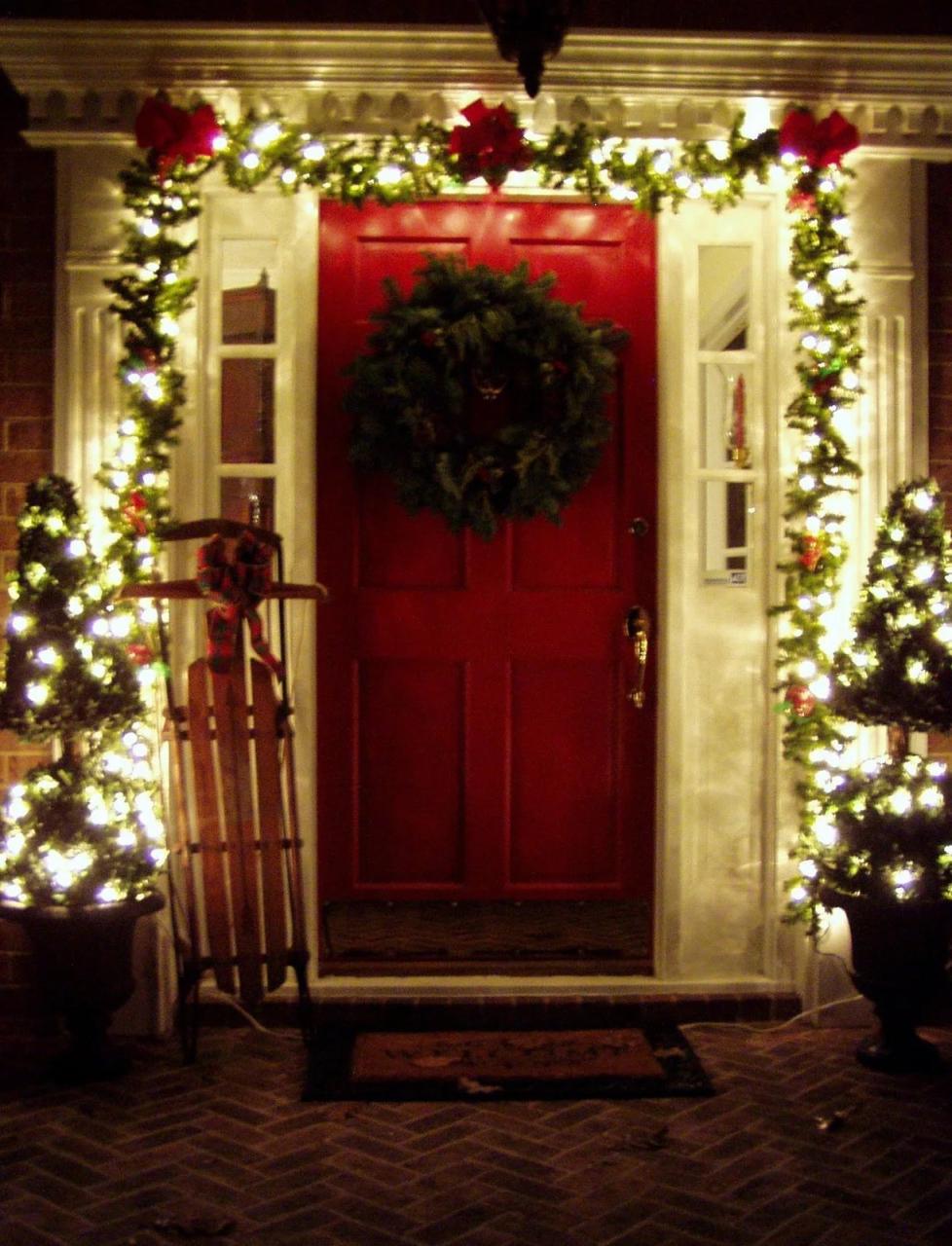 porch christmas decor ideas 31 Fabulous Porch Christmas Decoration