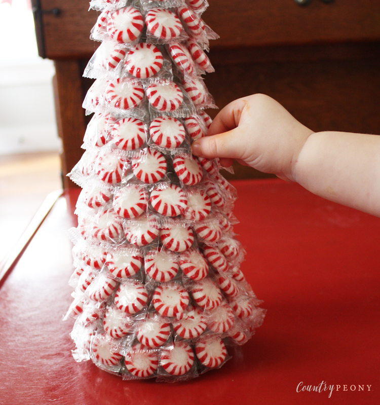 peppermint candy christmas decor DIY Peppermint Candy Christmas Tree — Country Peony