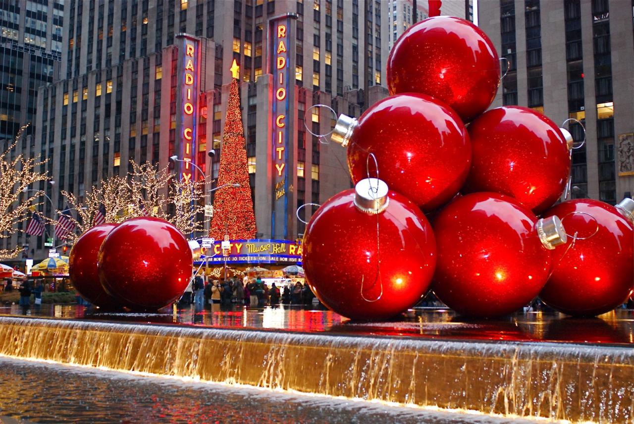 indoor christmas decorations nyc NYC ♥ NYC Christmas Holiday Decorations on Sixth Avenue