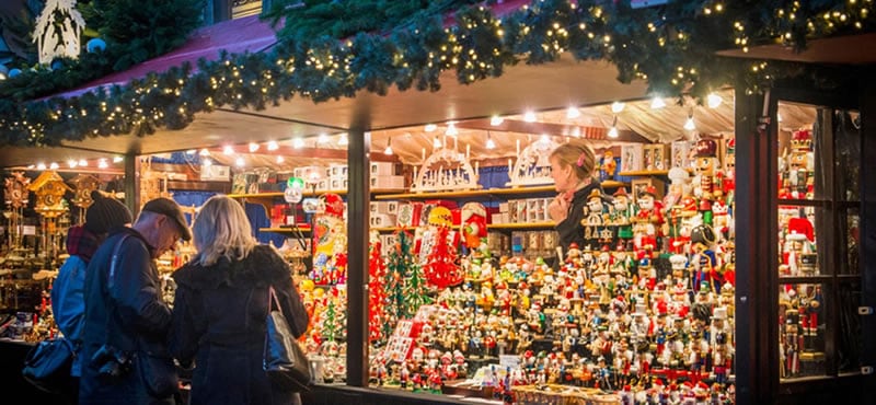 christmas decorations edinburgh 2024 Edinburgh Christmas Markets 2024 traditionell und romantisch.