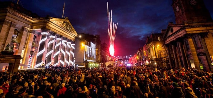 christmas decorations edinburgh 2024 Edinburgh Christmas Markets 2024 traditional and romantic.