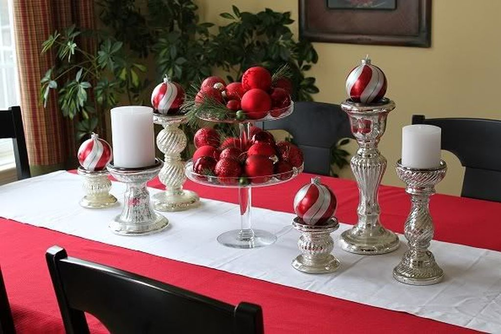 christmas decorating ideas kitchen table 52 Eye Catching Kitchen Table Christmas Decoration Ideas HOMYSTYLE