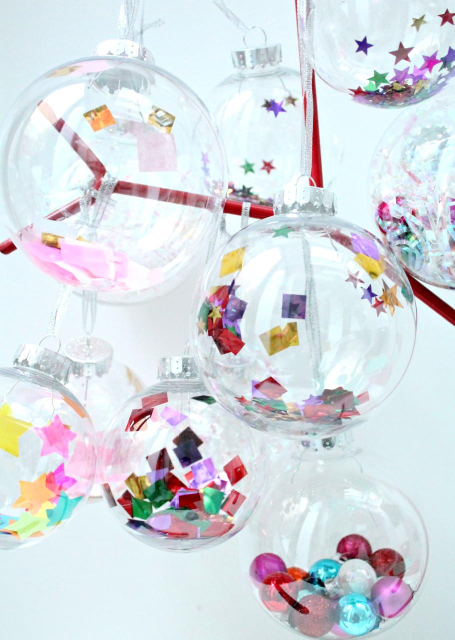 christmas decoration ideas with baubles littleBIGBELL Christmas baubles DIY with the family.