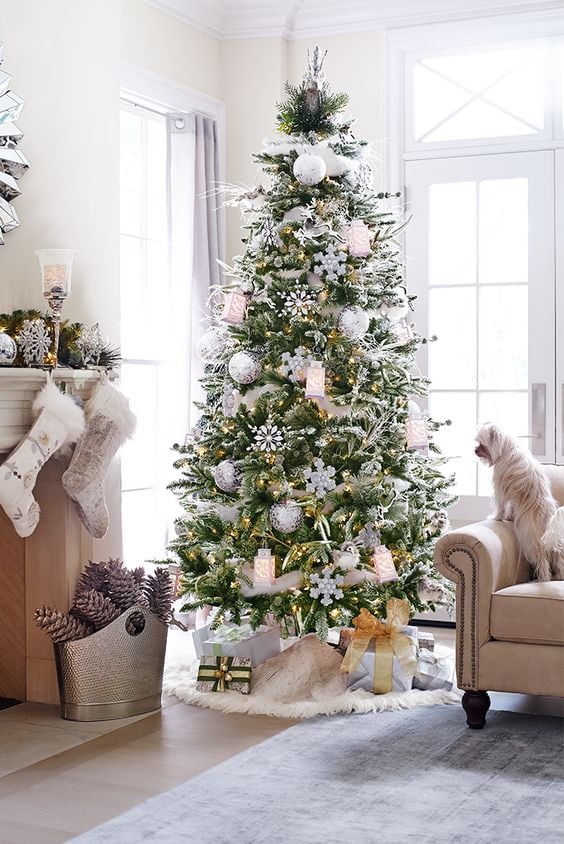 christmas decoration ideas silver and white 37 Awesome Silver And White Christmas Tree Decorating Ideas & Inspirations