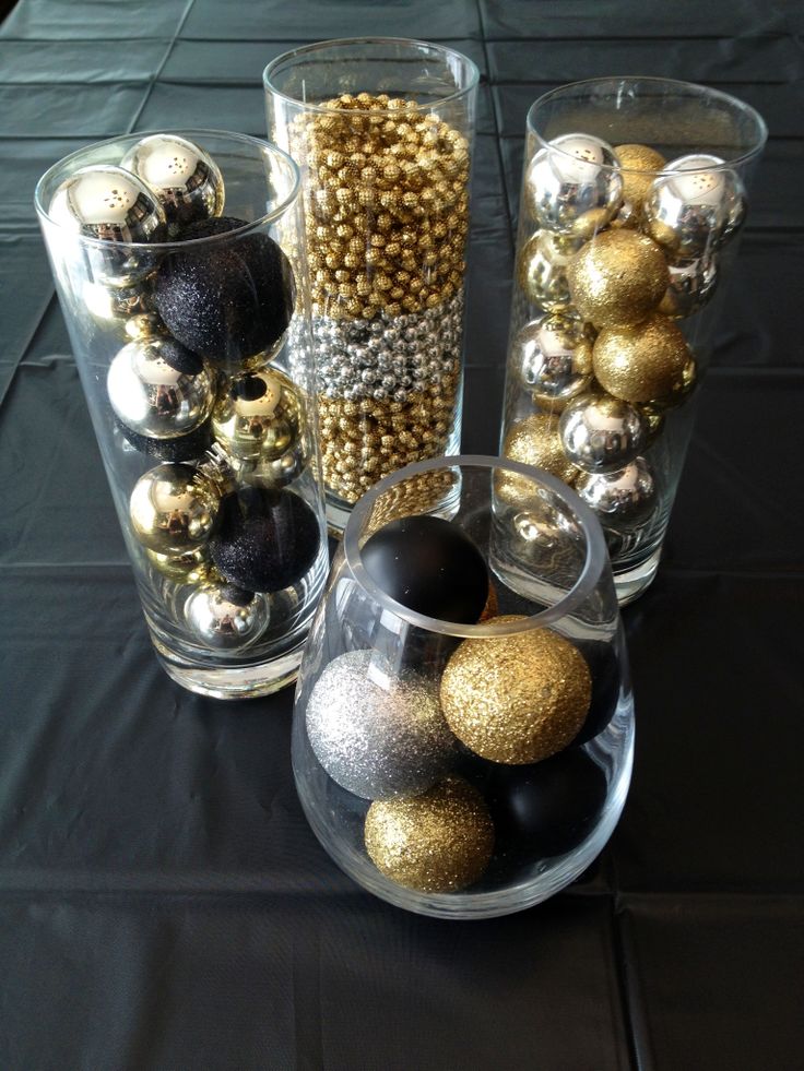 black white and gold christmas decor 20 Chic Black, Gold & White Holiday & Christmas Decorations