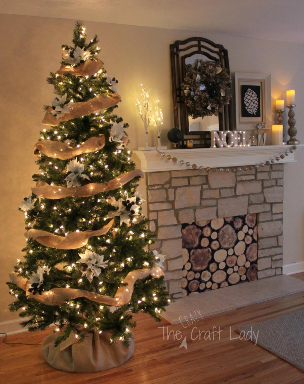 christmas tree decor ideas simple EasyPeasy Christmas Tree Decorating The Crazy Craft Lady