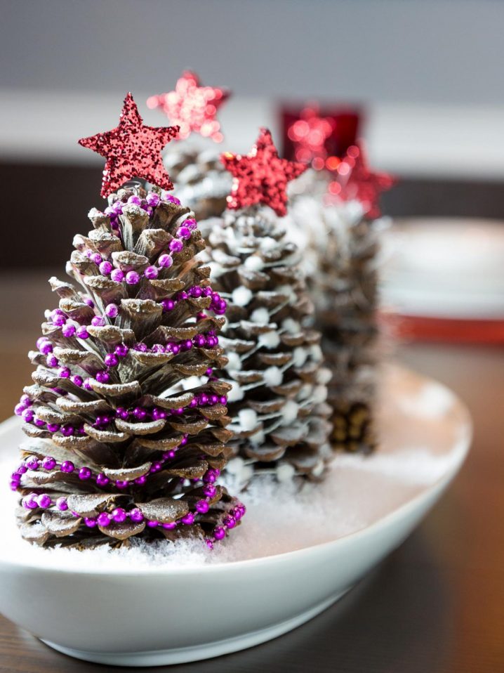 hanging pine cone christmas decor Beautiful Pine Cone Centerpieces You Can Make For Christmas Top Dreamer