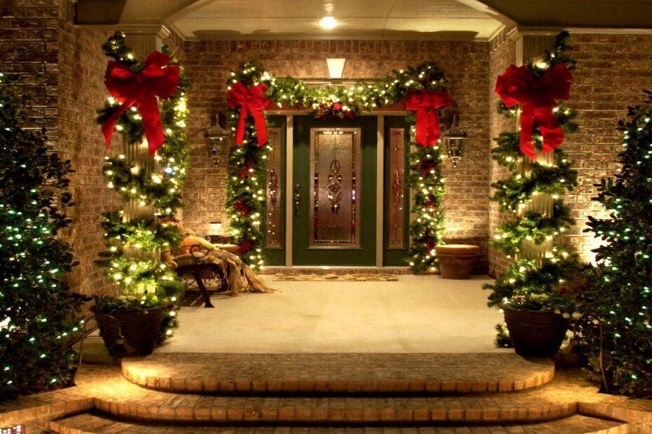 outdoor xmas decorations ideas 20 Elegant Outdoor Christmas Decorations Perfect For The Holiday Season