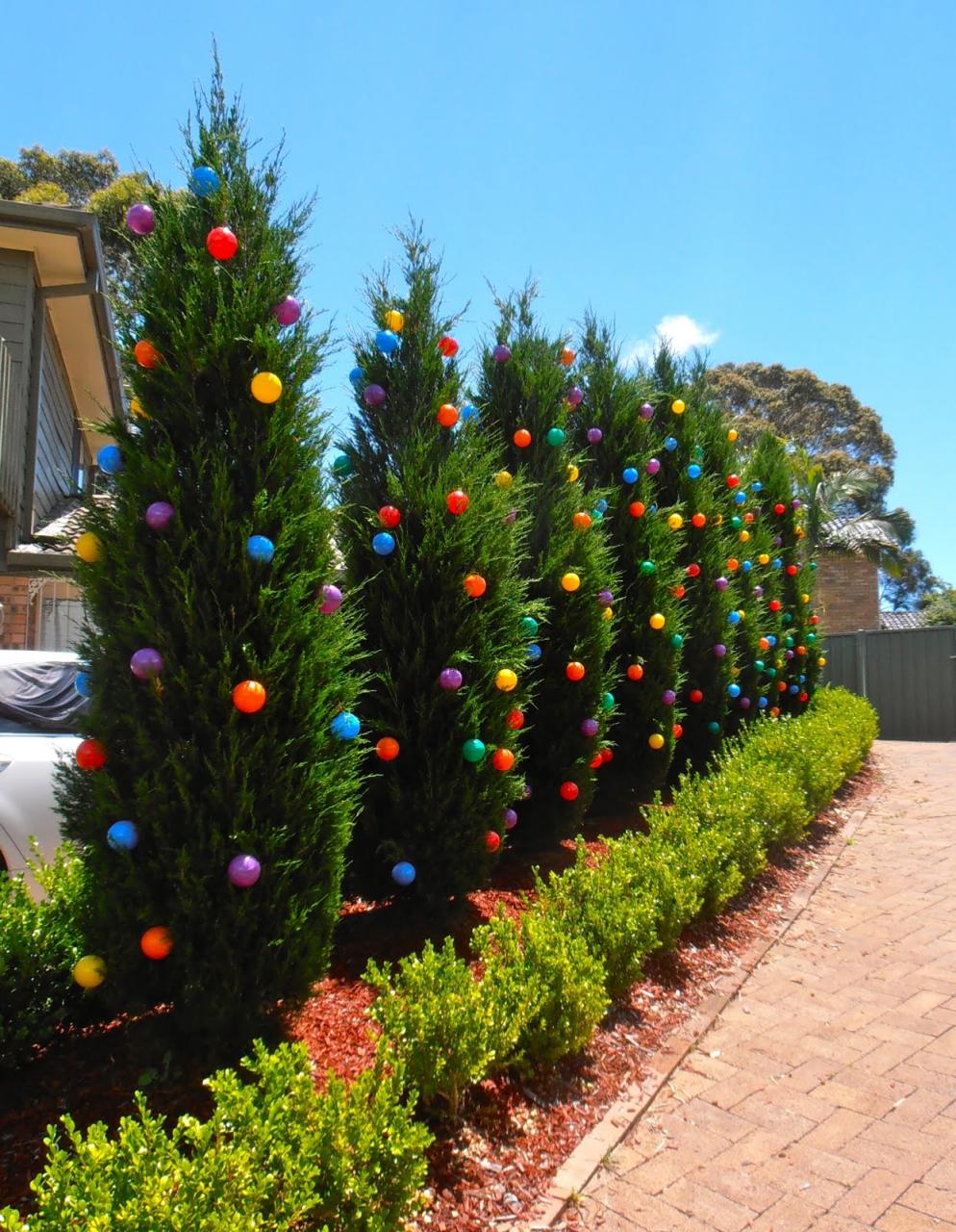 christmas decorations for large outdoor tree Giggleberry Creations! Decorating our outdoor 'Christmas trees'