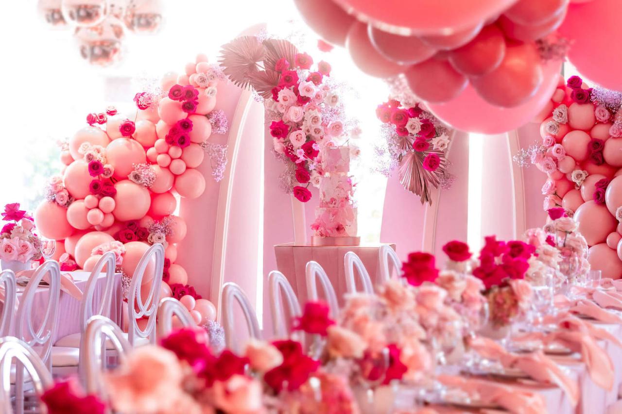 pink christmas party decor Pink Party Design Inspiration with Epic Balloon Decor Perfete