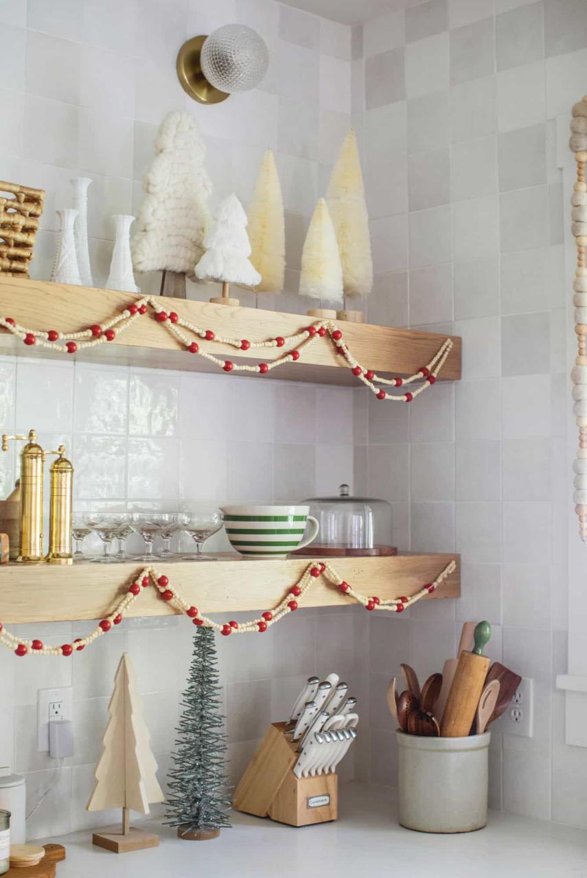 christmas decor ideas for small spaces 37 Charming Ways to Decorate a Small Space for Christmas