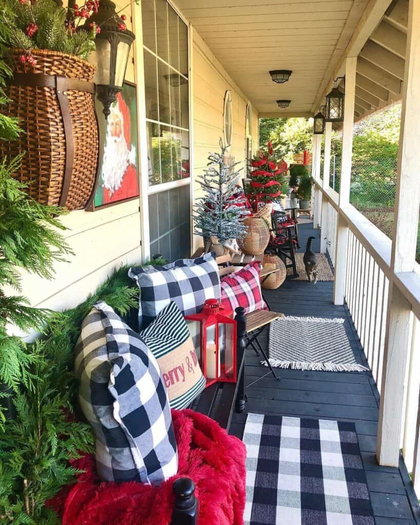 plaid black and white christmas decor 24 Ideas for Black and White Plaid Christmas Décor This Season